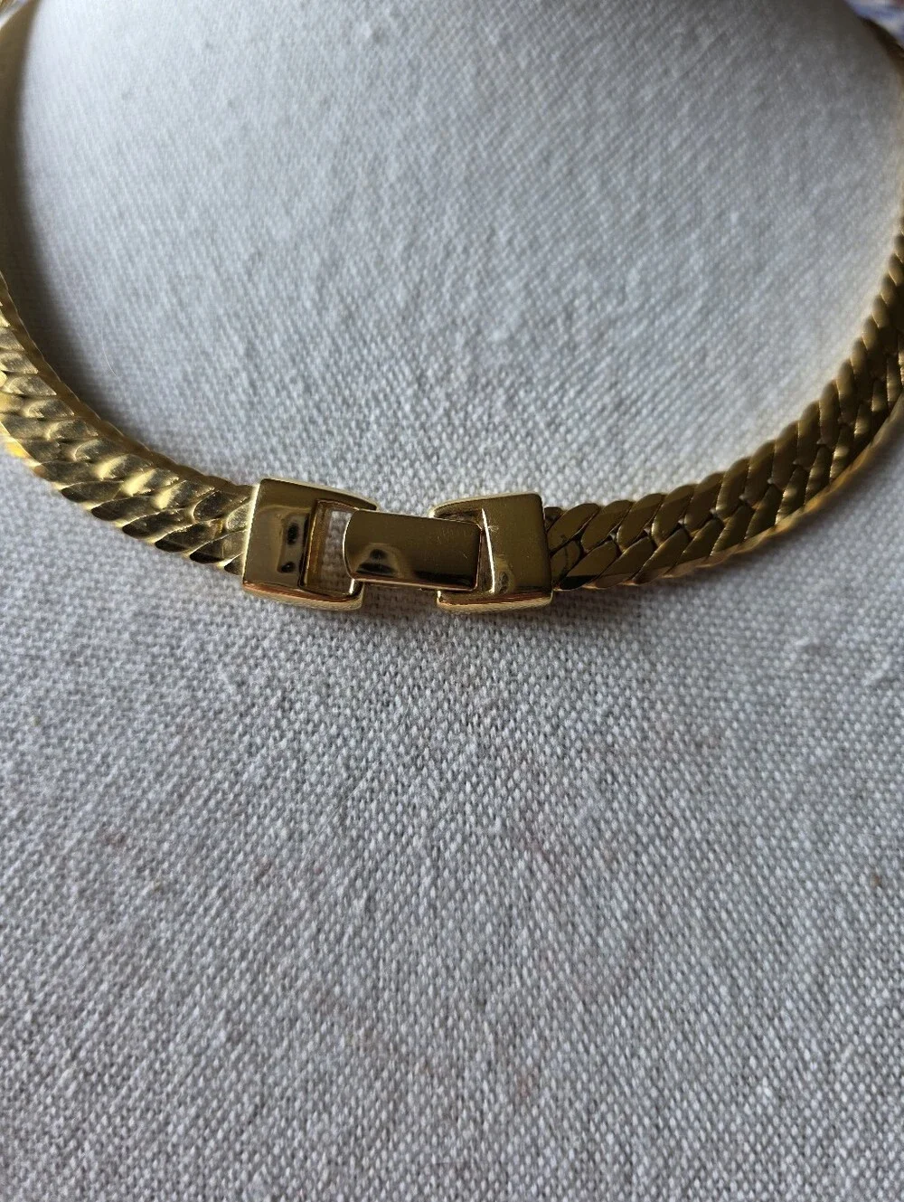 Vintage Signed NAPIER Pat Pend Gold Tone Flat Herringbone Collar Necklace